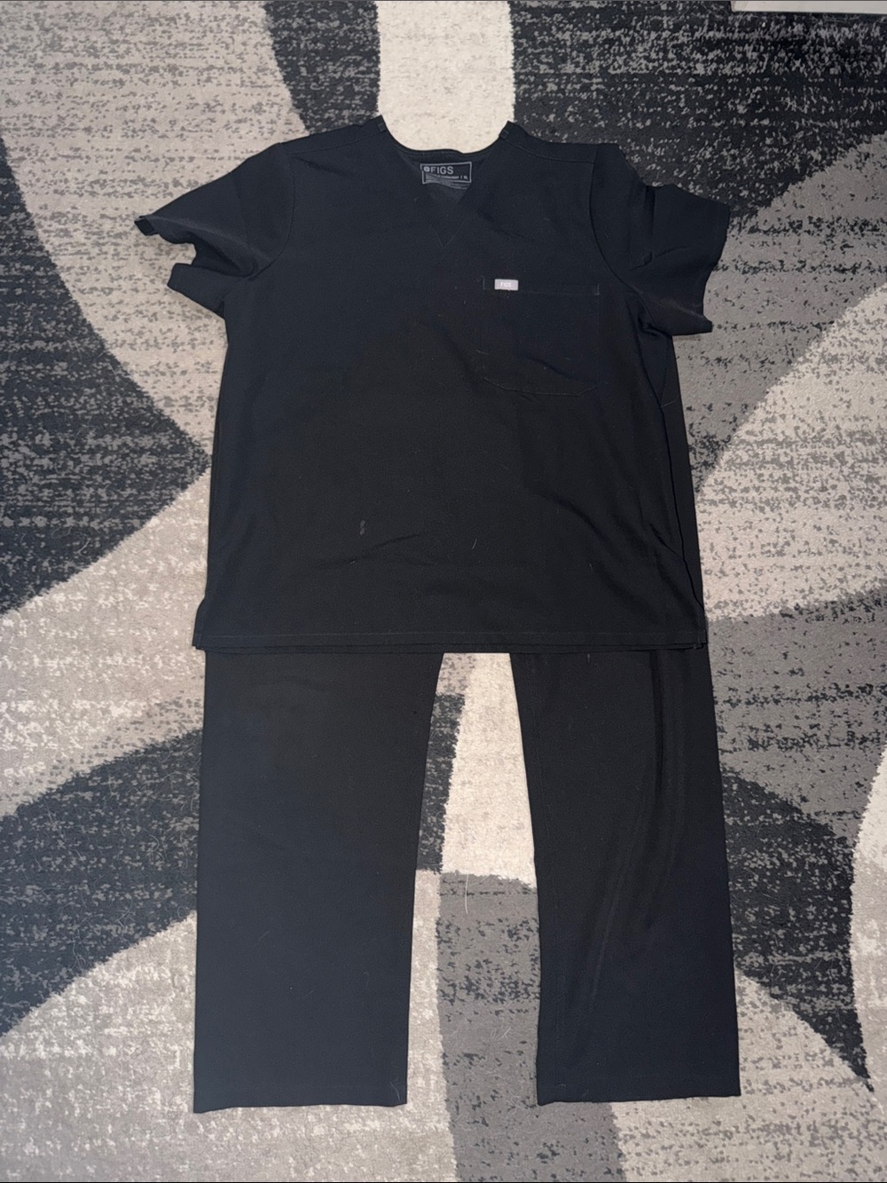 Figs Women Scrub Set: Catarina Scrub Top Livingston High-Rise Straight Leg